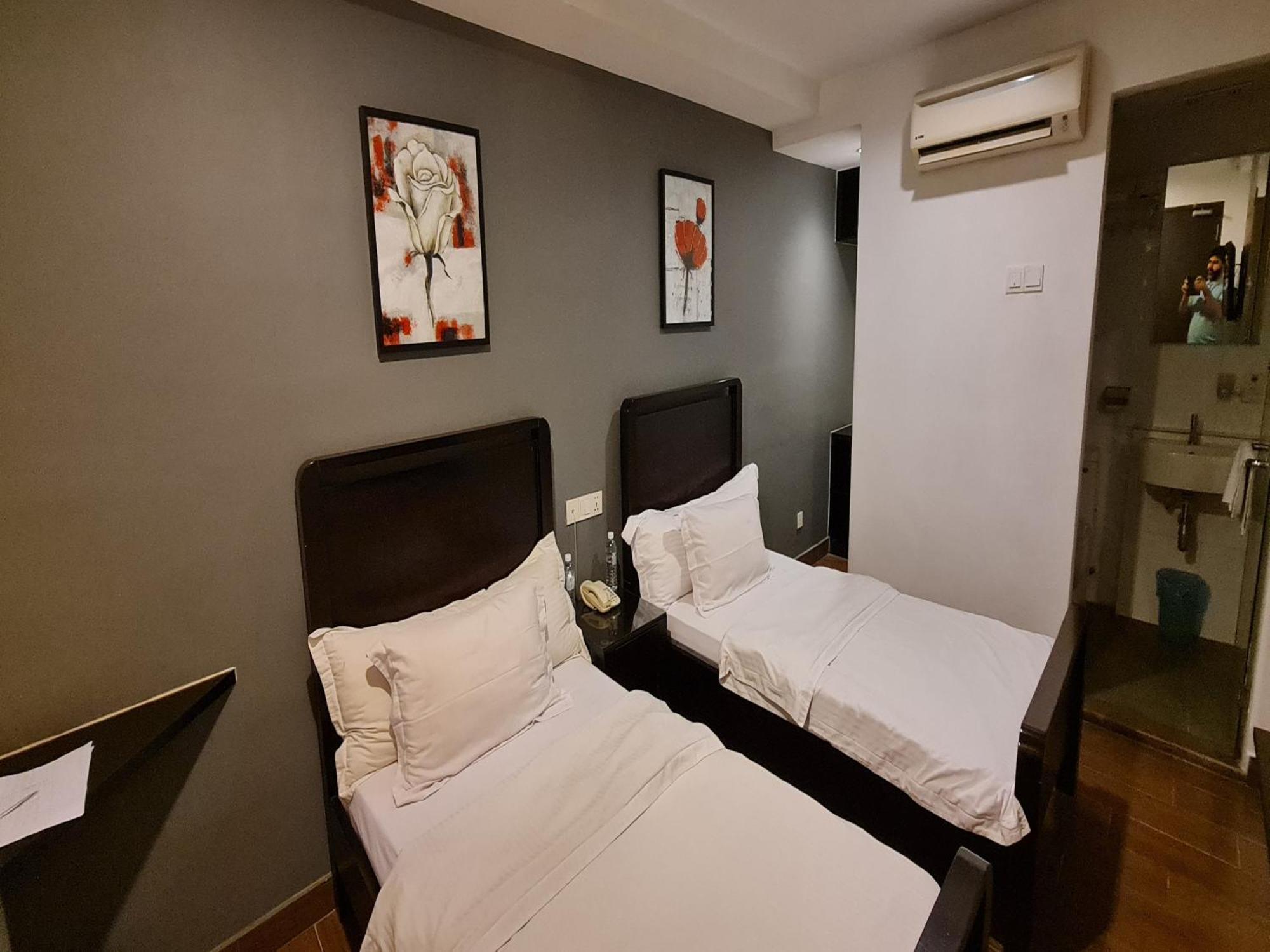 Hotel O Crossroads Hotel Kuala Lumpur Eksteriør billede